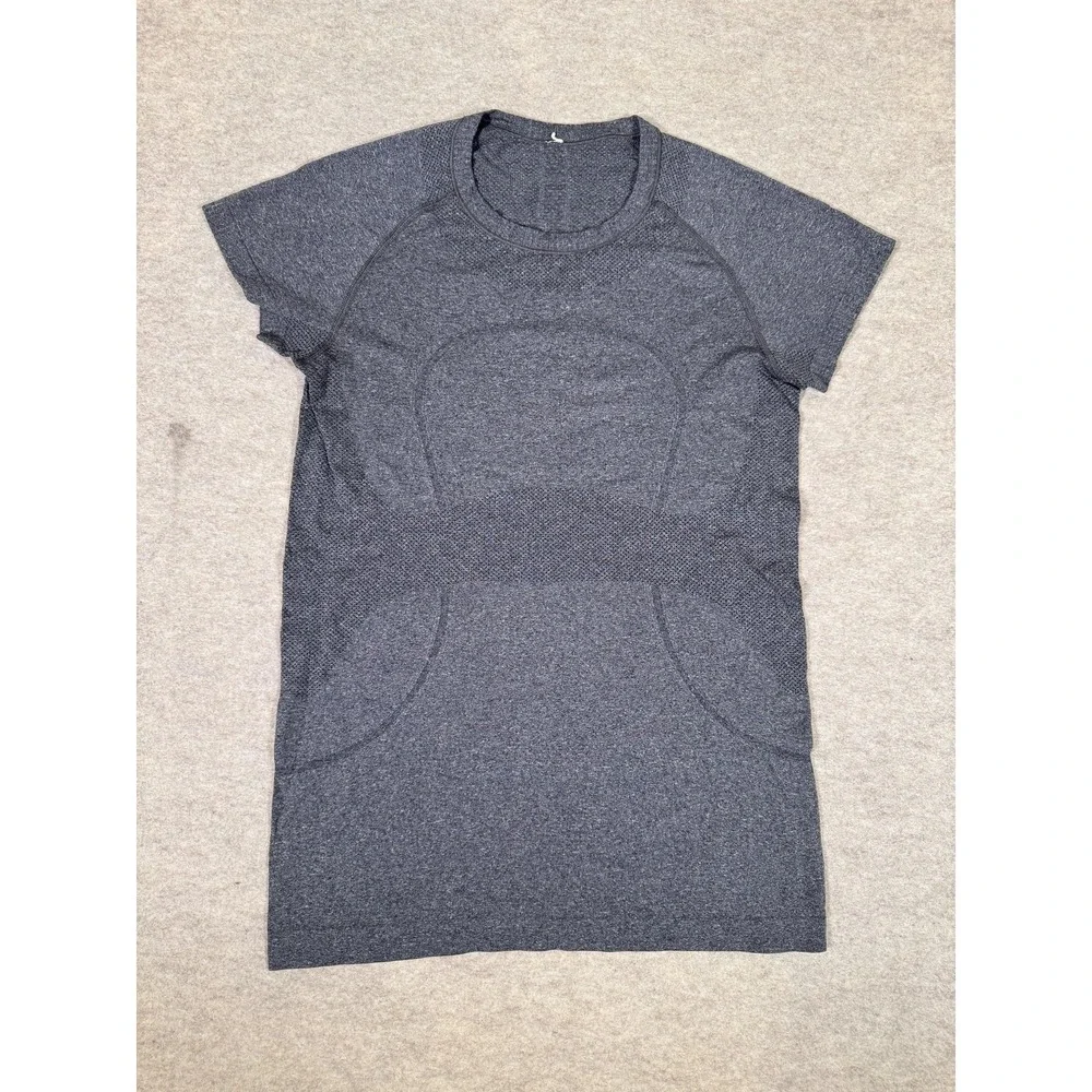 Lululemon Swiftly Tech Shirt Womens 8 Gray Short Sleeve Run Yoga Athletic Gym